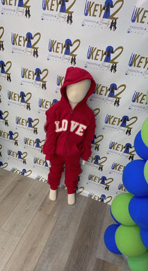 “Love” Girls Jogging Suit – Cute, Cozy & Playful