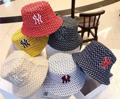 “ Reversible” Yankee Bucket Hat